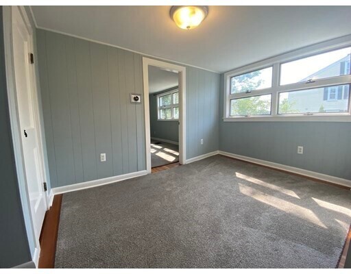 Building Photo - 94 Hale St