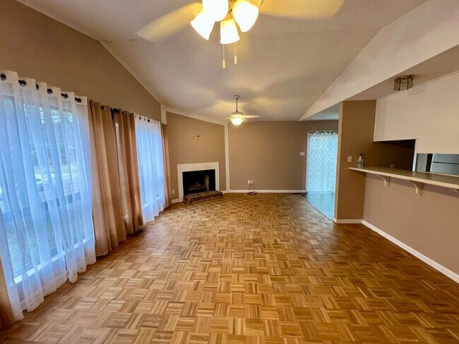 Building Photo - 805 Castalia Dr
