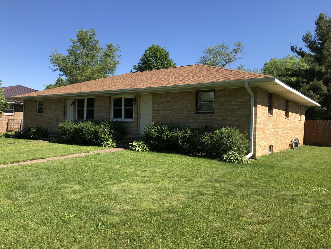 3121 Runway Ave, Eau Claire, WI 54703 Townhome Rentals in Eau Claire