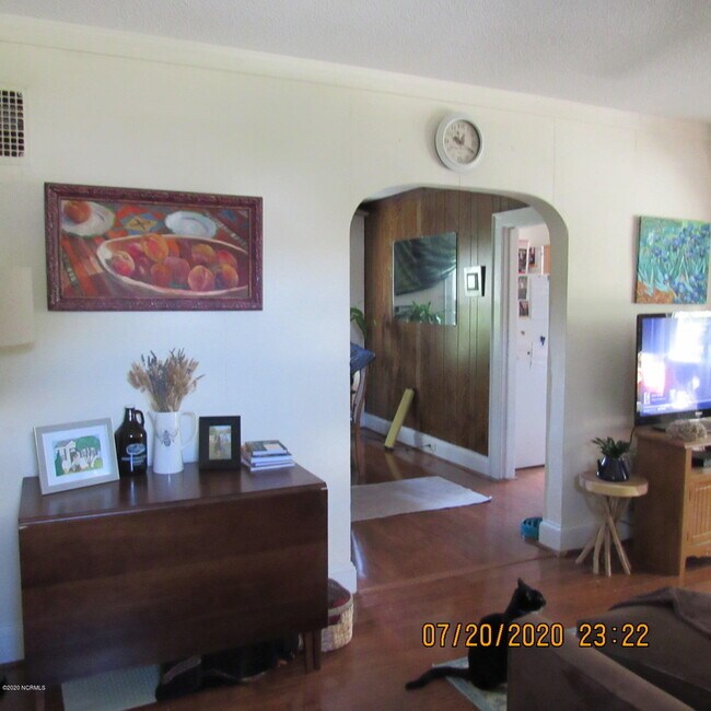 Foto del edificio - 2089 Burnett Blvd