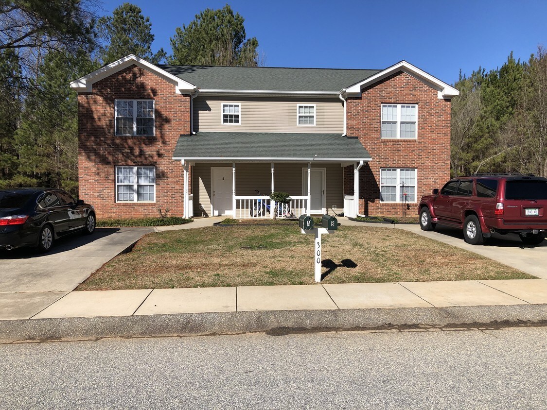 300 Ashley Ln, Laurens, SC 29360 Townhome Rentals in Laurens SC