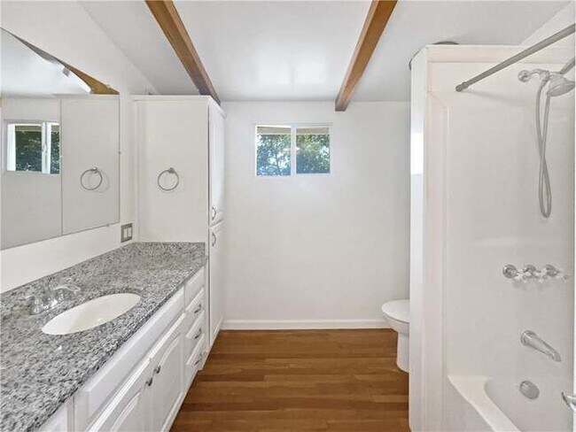 Foto del edificio - 2939 Jewett St