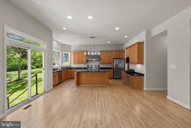 Foto del edificio - 9724 Centennial Meadows Ln