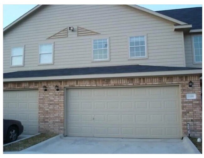 Foto del edificio - 12015 Clifton Oaks Dr