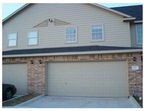 Building Photo - 12015 Clifton Oaks Dr