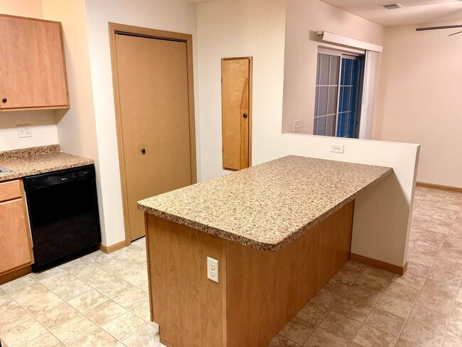 Building Photo - River Trail Estates - Half Off Security De...