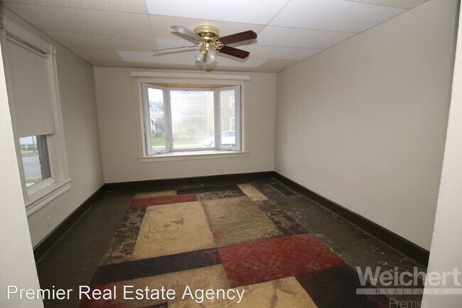 Building Photo - 3 br, 1 bath House - 1142 Isabella Street