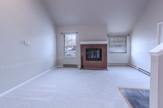Foto del edificio - Great 2 Bedroom, 1.5 Bathroom Condo in For...