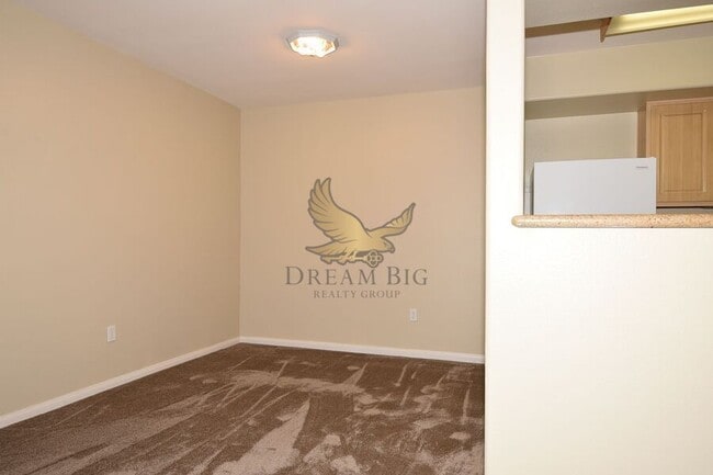 Building Photo - 8000 W Badura Ave