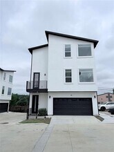 Building Photo - 1417 Kramer Ln