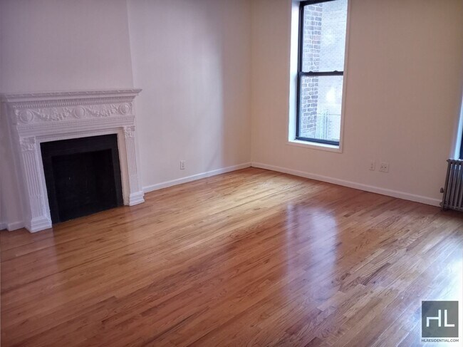 Foto del edificio - BEAUTIFUL EXTRA LARGE STUDIO IN PRIME MIDT...