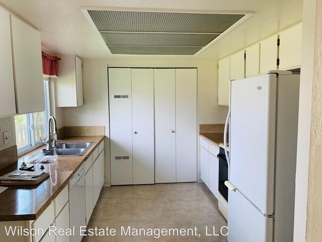 Building Photo - 3 br, 1.5 bath House - 2509 W Viola Ave