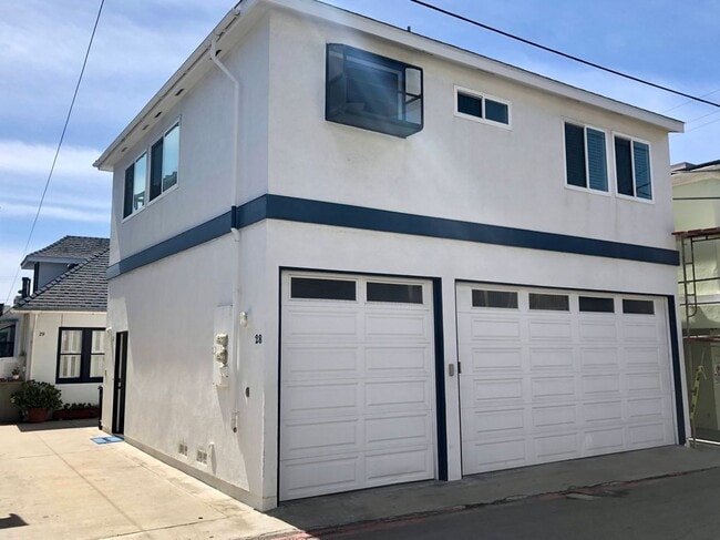 Building Photo - 28 20th Ct