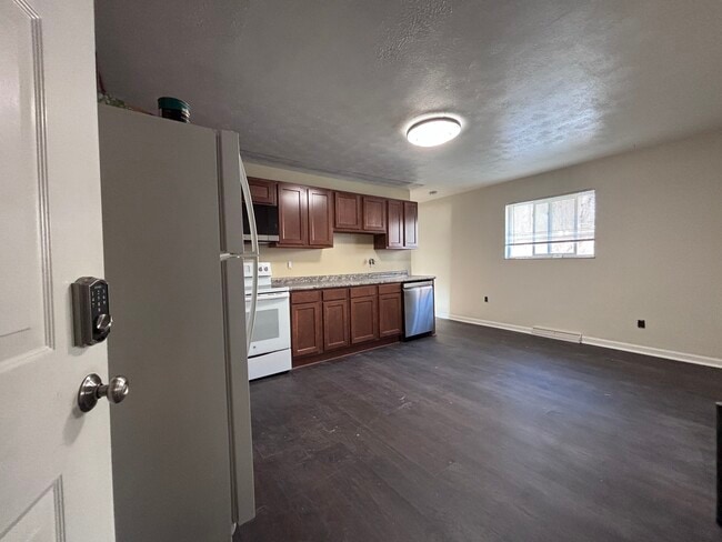 Building Photo - 102 Saint John St