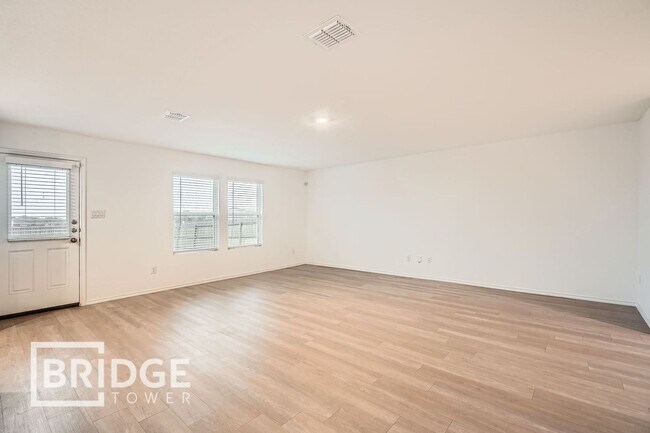 Building Photo - 6574 Runaway Row