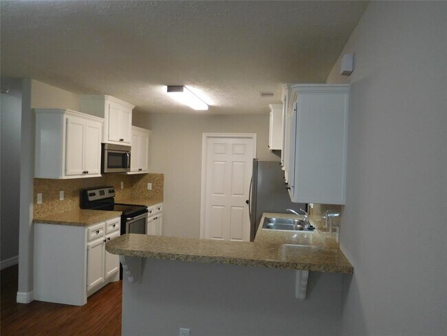 Building Photo - 1071 Mann Rd