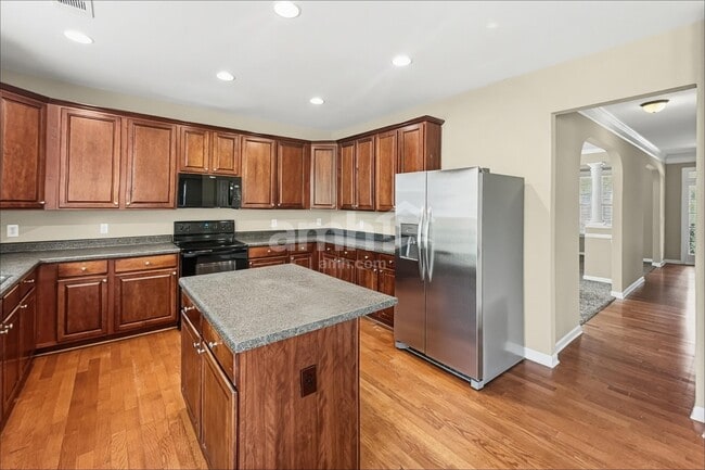 Building Photo - 1830 Madrid Falls Dr