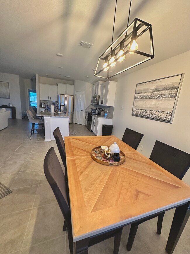 Comida - 2609 Creekside Hills Blvd