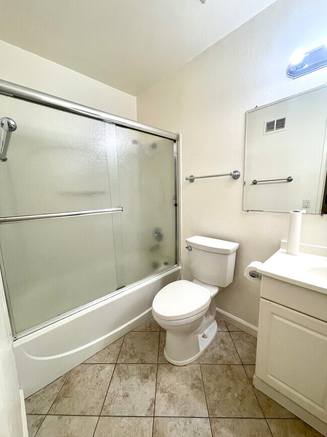 Foto del edificio - 8812 Annandale Way