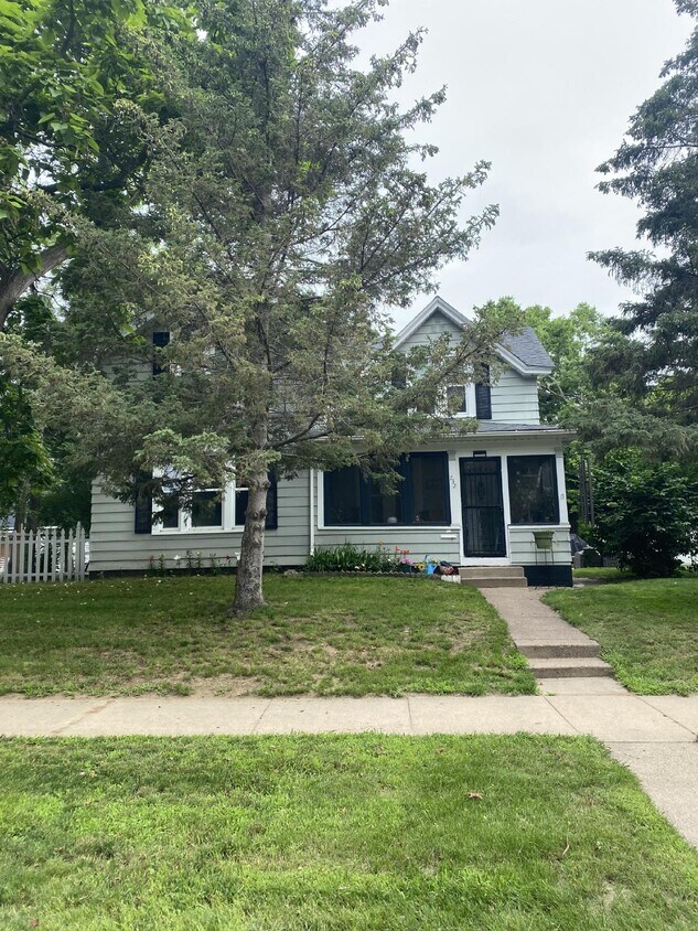 Primary Photo - "Charming 3-Bedroom 1.5 bath Home at 732 N...