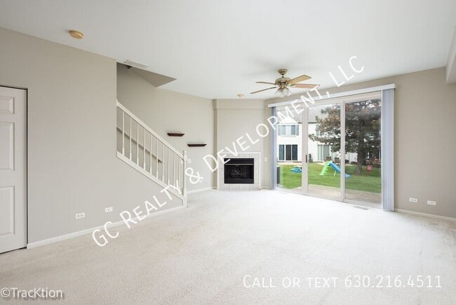 Foto del edificio - 712 Blossom Ct