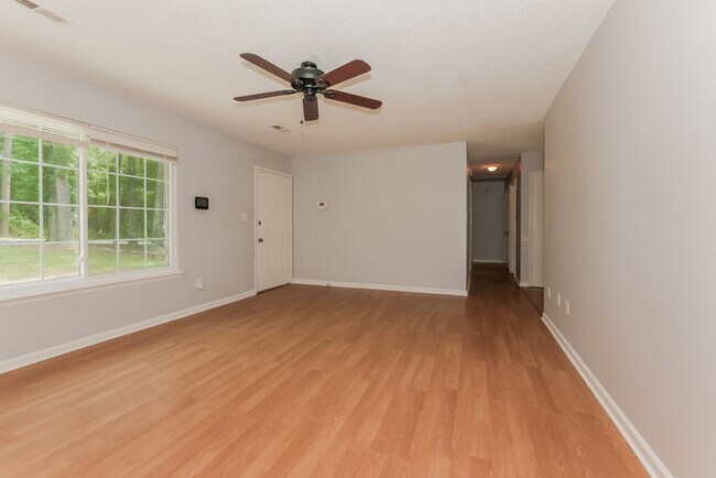 Building Photo - 109 Neal Ave