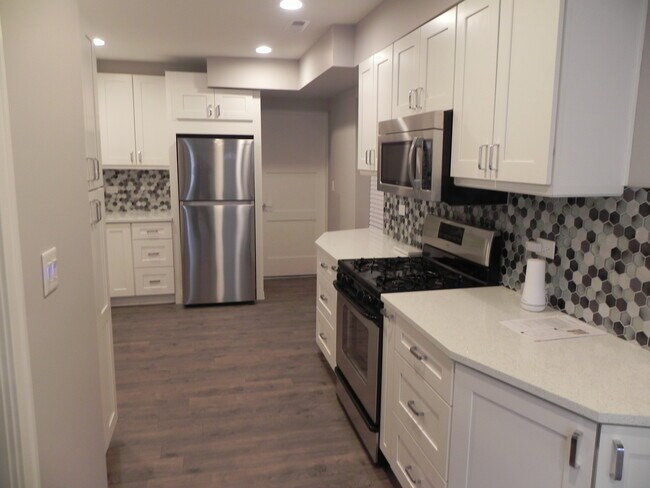 Foto del edificio - 2548 W Superior St