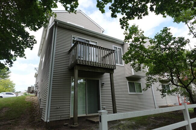 Building Photo - 845 Park Bluff Cir