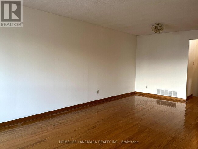 Building Photo - 31 Pawnee Ave