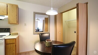 Dining Area - Templeton Crossing