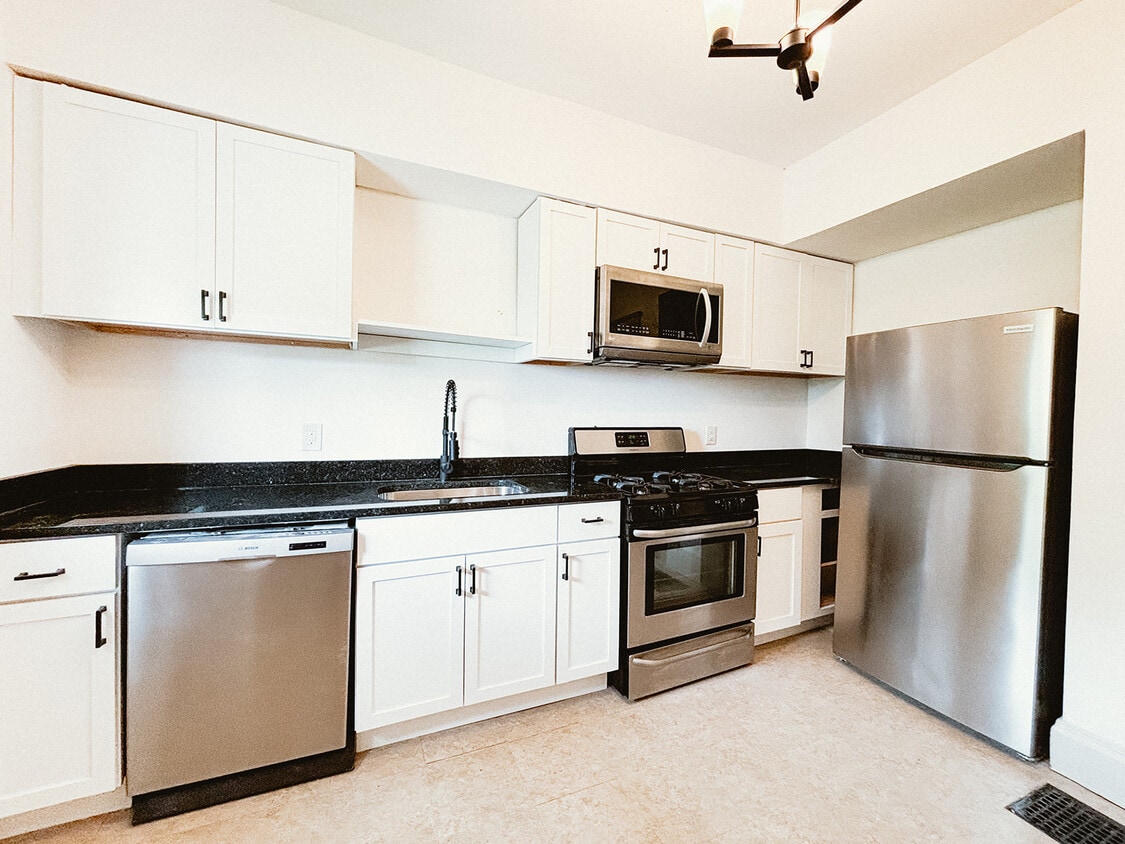 Photo - 3550 Woodburn Ave (Cincinnati, OH)