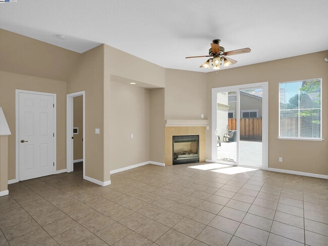 Foto del edificio - 4312 Middlefield Dr