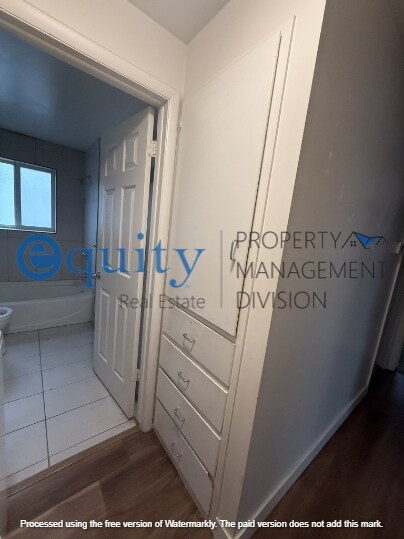 Foto del edificio - 545 Stringham Ave