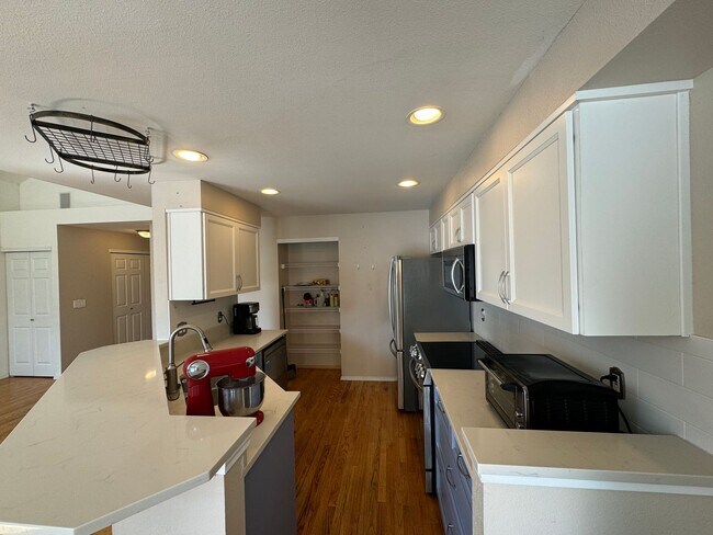 Foto del edificio - Beautiful 3 bedroom, 2.5 bathroom home in ...