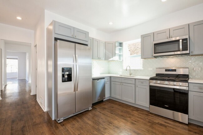 Foto del edificio - 3116 N Damen Ave