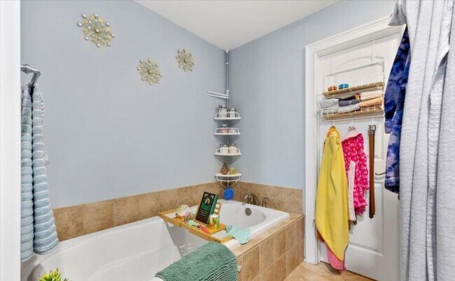 Foto del edificio - 949 Hudson Ave