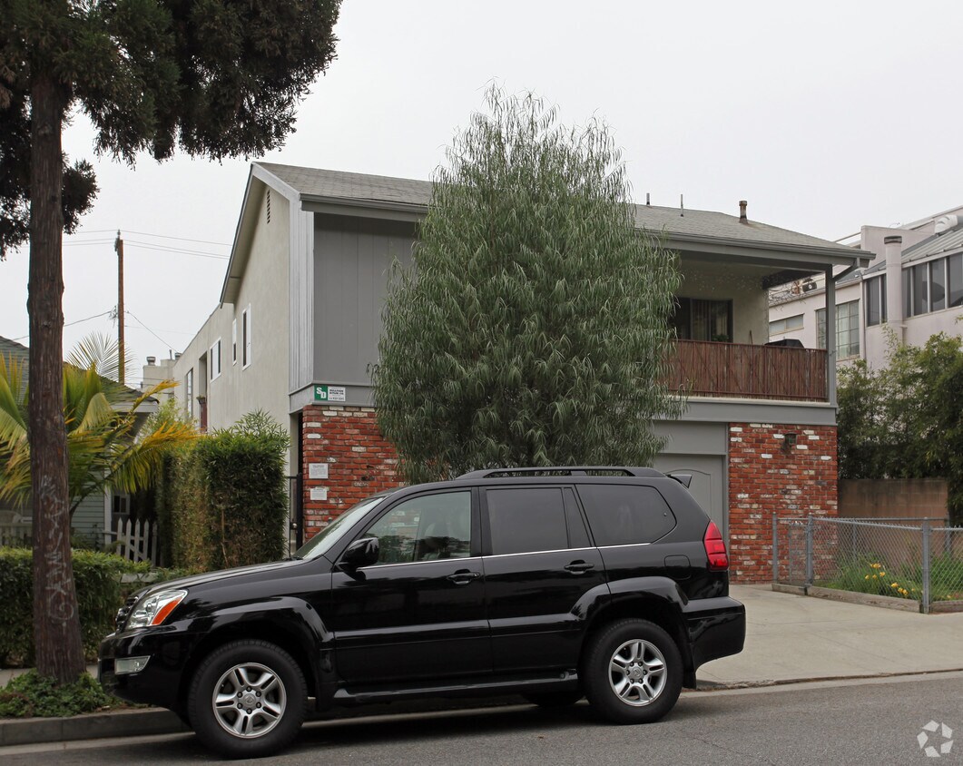 Primary Photo - 1238 23rd St