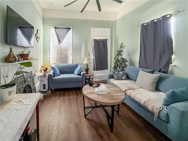 Foto del edificio - 5721 Royal St