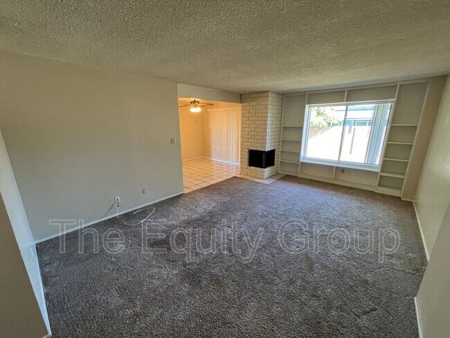 Foto del edificio - 690 Fairhaven Cir