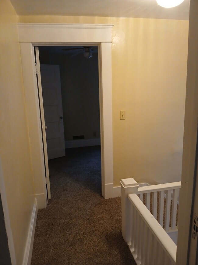 Building Photo - 608 N Henry St