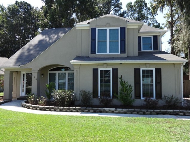 Primary Photo - 115 Saint Ives Way