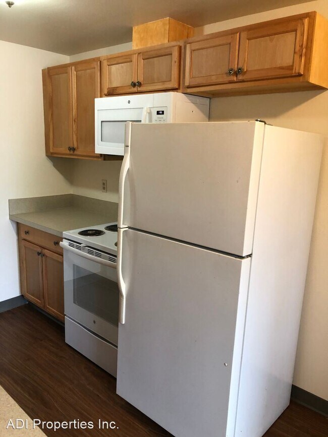 Building Photo - 3 br, 2 bath House - 2223 Hawthorne St. #B