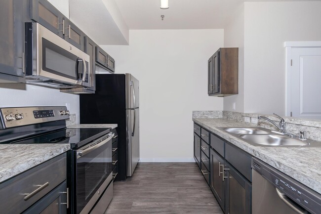 Foto del edificio - Spring Creek Village - Income Restricted