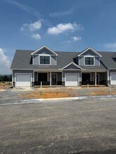 Oak Townhome - Penn Station Townhomes