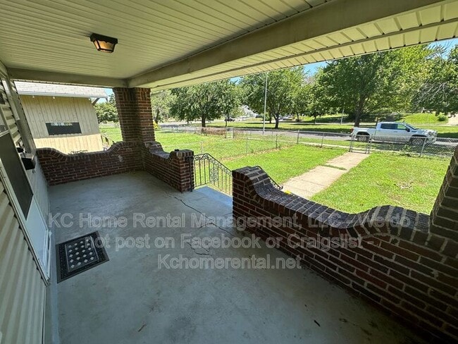 Building Photo - 6838 The Paseo