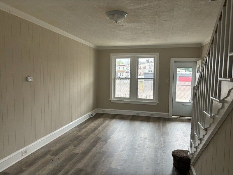 Building Photo - 121 S Filmore St