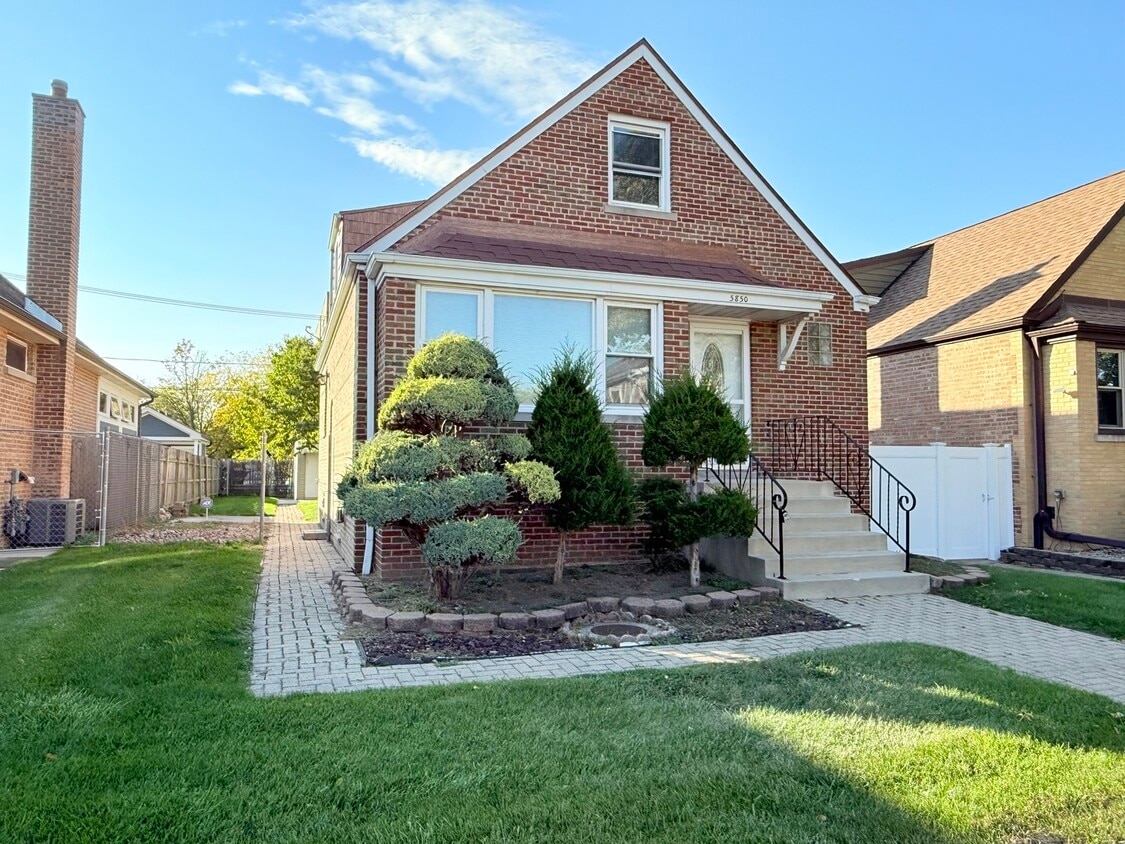 Foto principal - 5850 S Neva Ave