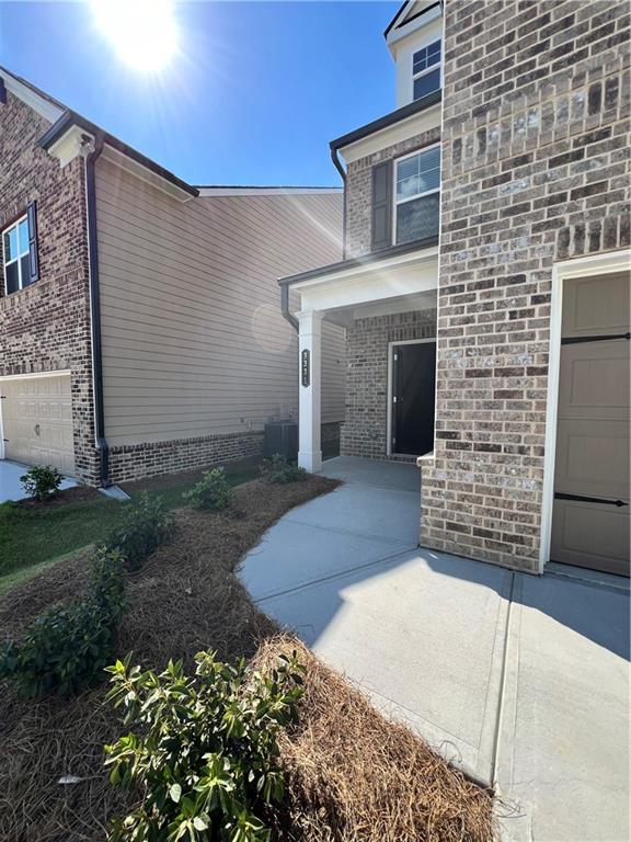 Building Photo - 3331 Westgate Park Dr