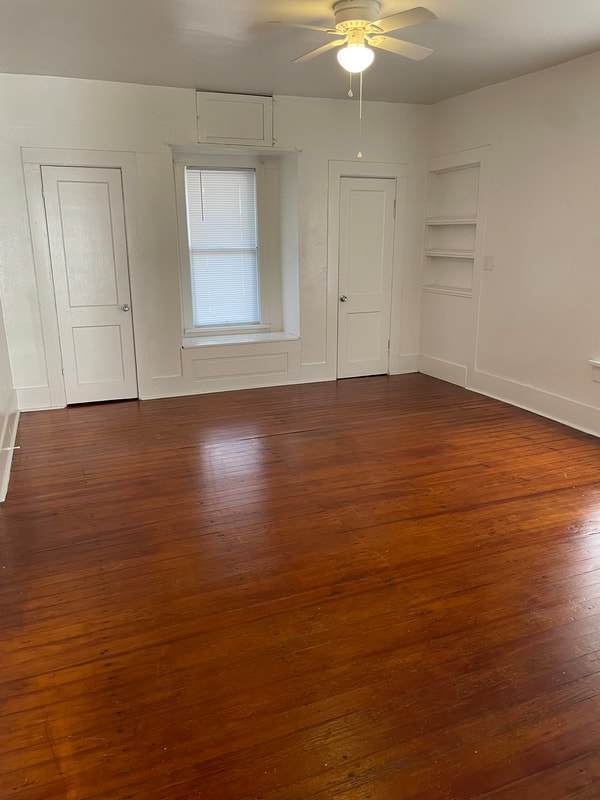 Building Photo - Unique property with so much space!