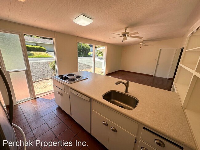 Foto del edificio - 5 br, 2 bath House - 3185 Lucas Circle